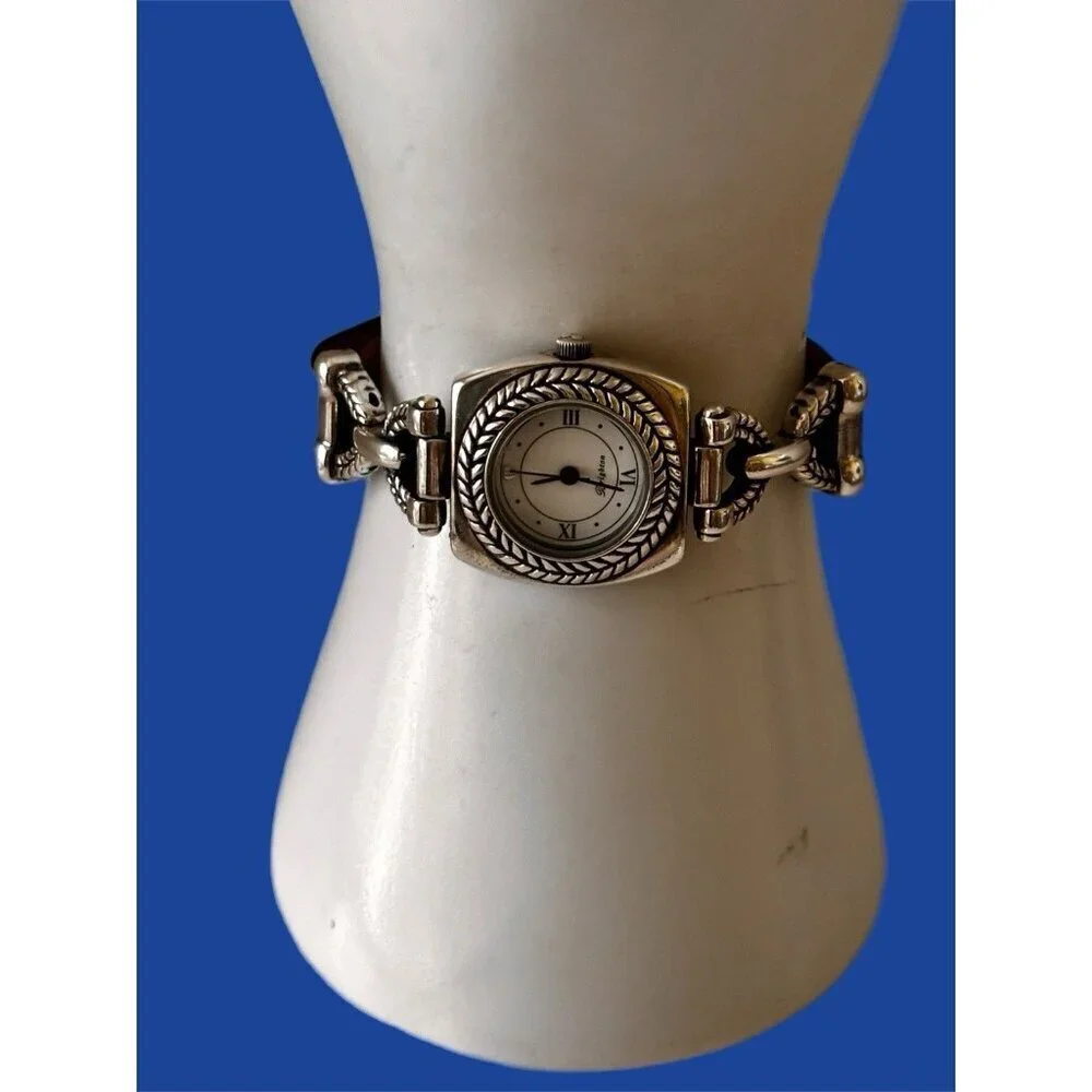 Geneva Watch Round Silver Toned Face Brown Buckle Band Heart Themed New Battery